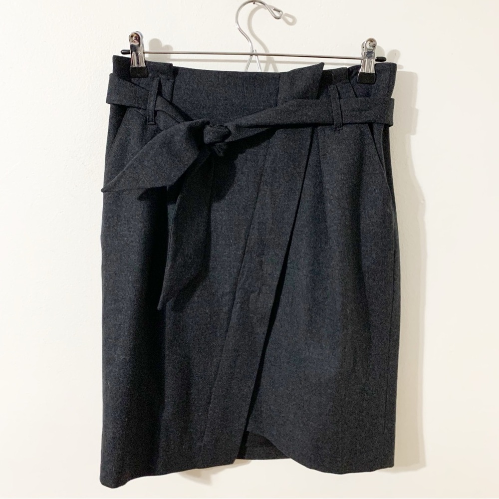 Farhi by Nicole Farhi Virgin Wool Blend Asymmetrical Self Tie Belt Mini Skirt 🩶